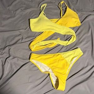 Never worn before, not for busty girls (I’m a 38 D)
